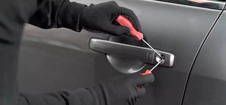 Locked Out of Car Help North Bellmore